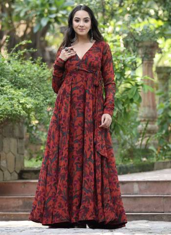 Attrective These Beautiful Looking Readymade Long Kurti.These Kurti Are Georgette Fabricated.Its Beautified With Disigner Foral Printed.