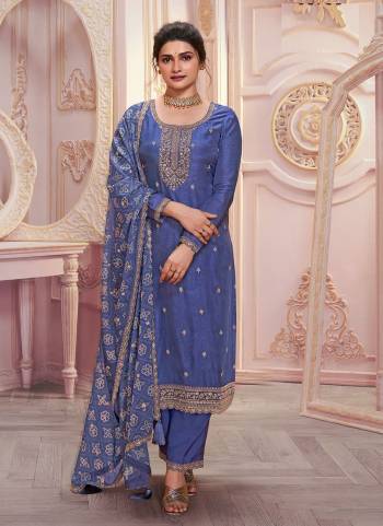 Garb These Designer Suit in Fine Colored Pair With Bottom And Dupatta.These Top Are Georgette And Dupatta Are Fabricated On Chiffon Pair With Santoon Bottom.Its Beautified With Santoon Inner.Its Beautified With Heavy Designer Embroidery Work.