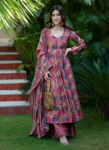 Attrective Looking These Beautiful Looking Readymade Suits.These Top And Bottom is Fabricated On Muslin And Muslin Dupatta.Its Beautified With Designer Digital Printed.