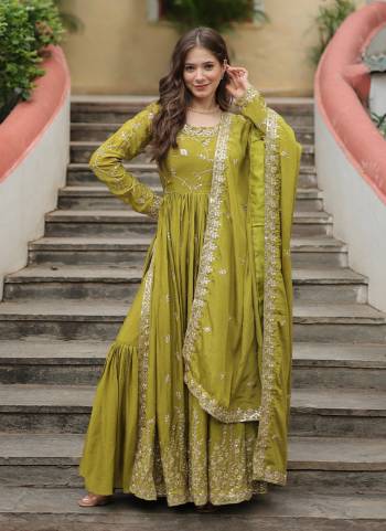 Attrective Looking These Beautiful Looking Readymade Plazzo Suits.These Top And Bottom is Fabricated On Chinon And Chinon Dupatta.Its Beautified With Designer Sequance Embroidery Work.