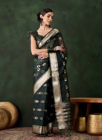 Looking These Party Wear Saree in Fine Colored.These Saree And Blouse Is Kadi Organza Fabricated.Its Beautified With Wevon Jacquard Designer.