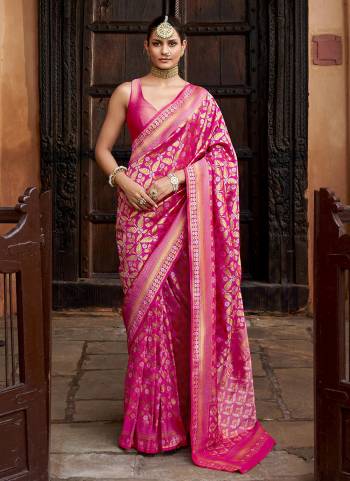 Garb These Party Wear Saree in Fine Colored.These Saree And Blouse is Fabricated On Viscose Silk.Its Beautified With Wevon Jari Brocsde Designer.