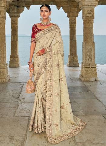 Looking These Traditional Party Wear Saree With Blouse in Fine Colored.These Saree Are Banarasi Silk With Blouse Fabricated On Silk.Its Beautified Heavy Designer Hand Work.