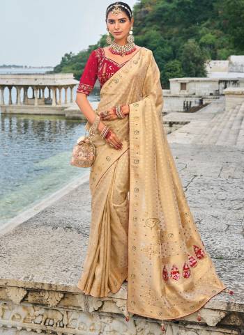 Looking These Traditional Party Wear Saree With Blouse in Fine Colored.These Saree Are Kanjivaram Silk With Blouse Fabricated On Bandhej.Its Beautified Heavy Designer Hand Work.