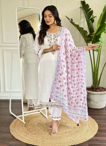 Attrective These Suit in Fine Colored Pair With Bottom And Dupatta.These Top And Bottom Are Fabricated On Viscose Chanderi Pair With C Linen Dupatta.Its Beautified With Designer Embroidery Work .