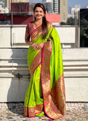 Attrective Look These Traditional Saree in Fine Colored.These Saree And Blouse is Fabricated On Soft Silk.Its Beautified With Weaving Paithani Meenakari Designer.