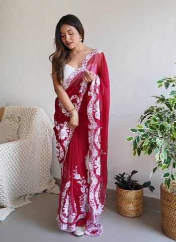 Looking These Party Wear Saree in Fine Colored.These Saree Are Thai Organza Silk And Blouse is Ultra Satin Fabricated.Its Beautified With Heavy Thread Embroidery,Cut Dana Work With Printed Blouse.