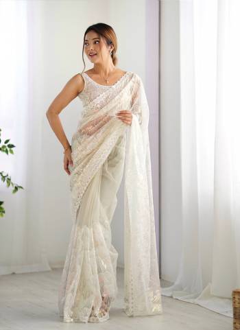 Garb These Party Wear Saree in Fine Colored.These Saree Are Mono Net And Blouse is Mono Net Fabricated.Its Beautified With Designer Heavy Sequance Embroidery Work.