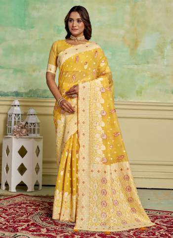 Grab These Saree in Fine Colored Pair With Blouse.These Saree and Blouse Are Fabricated On Cotton.Its Beautified With Wevon Thread Designer.