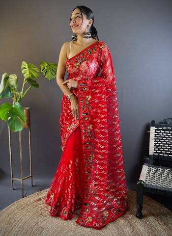 Attrective These Party Wear Saree in Fine Colored.These Saree Are Butterfly Net And Blouse is Butterfly Net Fabricated.Its Beautified With Designer Multy Thread Chain Stitch Embroidery Work.