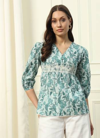 Attrective These Beautiful Looking Readymade Short Top.These Top Fabricated On Cotton.Its Beautified With Designer Floral Printed.