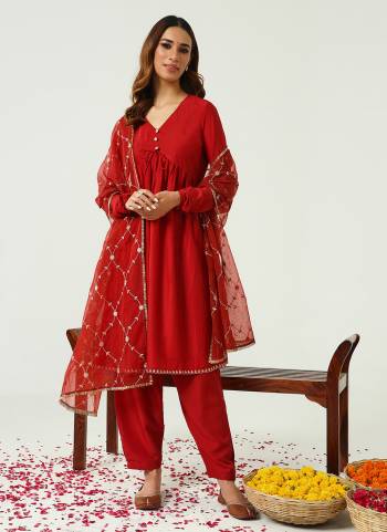 Garb These Beautiful Looking Readymade Suits.These Top And Bottom Are Chanderi And Dupatta Are Art Silk Fabricated.Its Beautified With Disigner Embroidery Work.