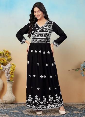 Looking These Beautiful Looking Readymade Long Kurti With Pant.These Long Kurti And Pant is Fabricated On Rayon.Its Beautified With Designer Chikankari Embroidery Work.