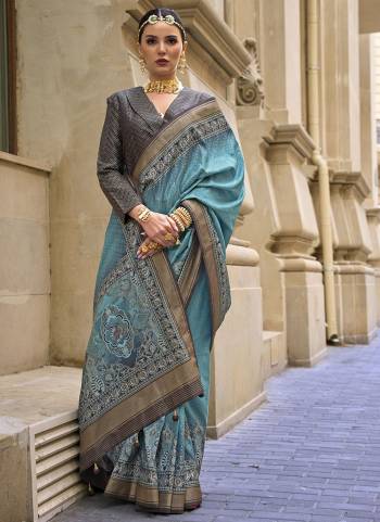 Looking These Fastival Wear Saree in Fine Colored.These Saree And Blouse is Fabricated On P V Silk.Its Beautified With Weaving Jari Designer With Printed.