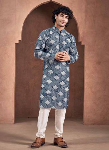 For A festive Wear,Grab These Readymade Kurta With Payjama in Fine Colored.These Kurta is Fabricated On Viscose And Art Silk Payjama With Wevon Designer Printed.Buy Now.