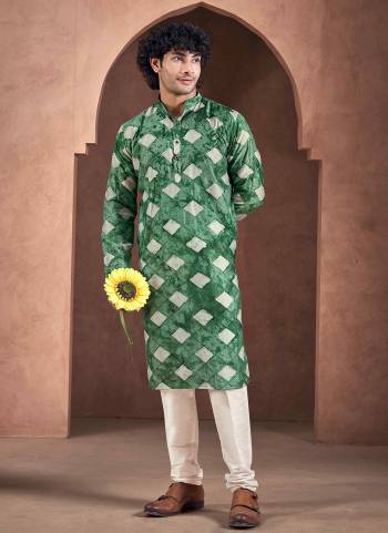 For A festive Wear,Grab These Readymade Kurta With Payjama in Fine Colored.These Kurta is Fabricated On Viscose And Art Silk Payjama With Wevon Designer Printed.Buy Now.