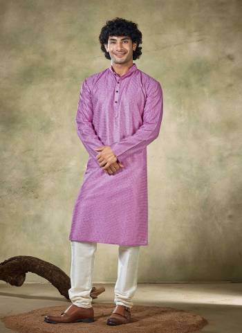 For A festive Wear,Grab These Readymade Kurta With Payjama in Fine Colored.These Kurta is Fabricated On Viscose And Art Silk Payjama With Designer Sequance Embroidery Work.Buy Now.