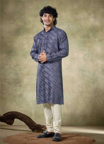 For A festive Wear,Grab These Readymade Kurta With Payjama in Fine Colored.These Kurta is Fabricated On Viscose And Art Silk Payjama With Designer Sequance Embroidery Work.Buy Now.