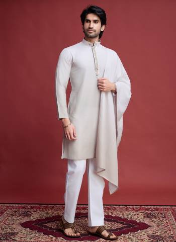 For A Festive Wear,Grab These Readymade Kurta With Dupatta Pair in Fine Colored.These Kurta And Dupatta Are Rayon Fabricated on Pair.Its Beautified With Reall Mirror Work.