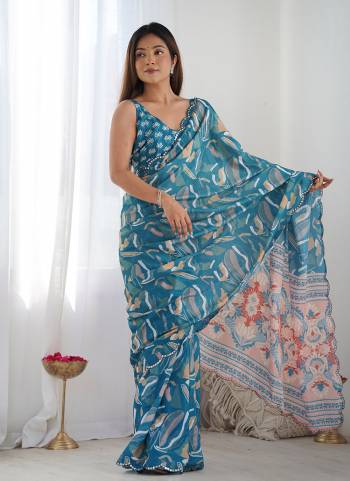 Garb These Party Wear Saree in Fine Colored.These Saree And Blouse is Chinon Fabricated.Its Beautified With Designer Digital Printed With Mirror Cut Work.