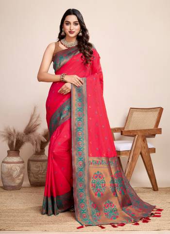 Garb This Partywear Saree Paired With Blouse.This Saree And Blouse Are Jacquard Silk Based Fabric With Heavy Wevon Designer. Buy This Pretty Saree Now.