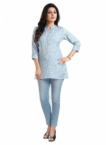 Attrective These Party Wear Short Kurti in Fine Colored.These Kurti Are Fabricated On Rayon.Its Beautified With Designer Printed.