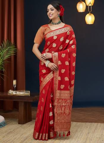 Grab These Party Wear Saree in Fine Colored Pair With Blouse.These Saree and Blouse Are Fabricated On Georgette.Its Beautified With Wevon Jacquard Designer.