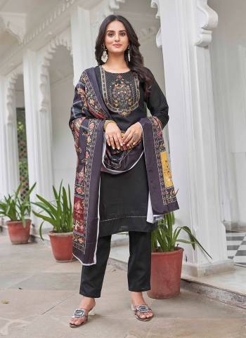 Attrective These Beautiful Looking Readymade Suits.These Top And Bottom Are Magic Cotton And Dupatta is Fabricated On Organza.Its Beautified With Designer Embroidery Work,Printed.