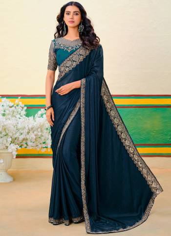 Garb These Party Wear Saree in Fine Colored.These Saree Are Georgette Jari And Blouse is Fabricated On Georgette Pair.Its Beautified With Wevon Designer With Fancy Embroidery Work.