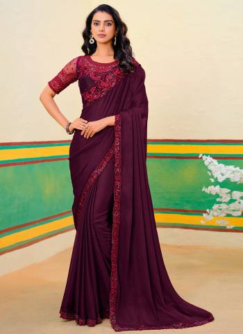 Garb These Party Wear Saree in Fine Colored.These Saree Are Georgette Jari And Blouse is Fabricated On Georgette Pair.Its Beautified With Wevon Designer With Fancy Embroidery Work.