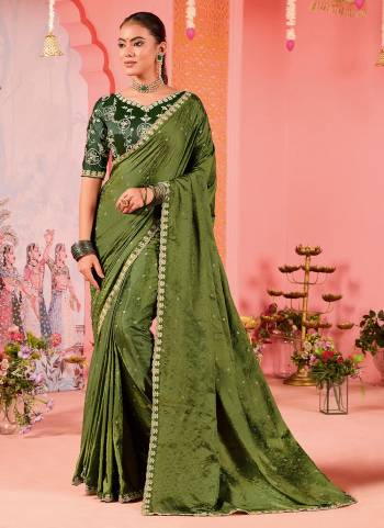 Looking These Party Wear Saree in Fine Colored.These Saree Are Satin Jacquard And Blouse is Fabricated On Silk Blend Pair.Its Beautified With Wevon Designer With Embroidery Work Border,Blouse.