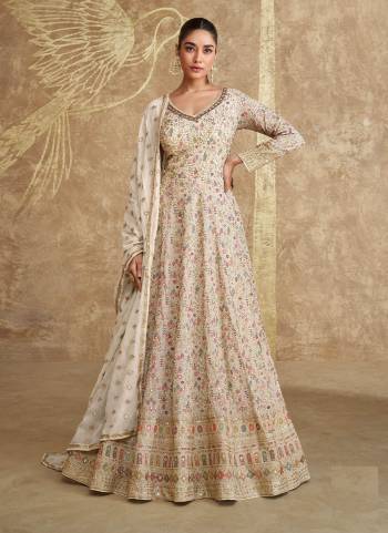 Attrective These Party Wear Anarkali Suit in Fine Colored Pair With Bottom And Dupatta.These Top Are Georgette And Dupatta Are Georgette And Pair With Santoon Bottom.Its Beautified With Santoon Inner.Its Beautified With Designer Heavy Embroidery Work.