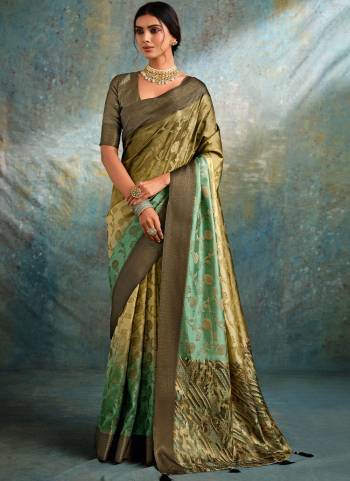 Looking These Party Wear Saree in Fine Colored.These Saree Are Jacquard Silk And Blouse is Fabricated On Jacquard Silk Pair.Its Beautified With Wevon Jacquard Designer.