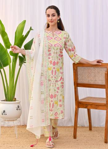 Attrective These Suit in Fine Colored Pair With Bottom And Dupatta.These Top And Bottom Are Fabricated On Rayon Slub Pair With Chanderi Dupatta.Its Beautified With Printed Designer,Embroidery Work.