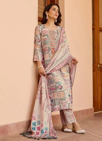 Attrective These Suit in Fine Colored Pair With Bottom And Dupatta.These Top And Bottom Are Fabricated On Cotton Pair With Cotton Dupatta.Its Beautified With Printed Designer,Lace Work.