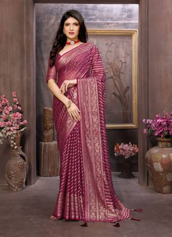 Looking These Party Wear Saree in Fine Colored.These Saree Are Moss Brasso And Blouse is Fabricated On Moss Brasso Pair.Its Beautified With Brasso Cutting Designer Work.