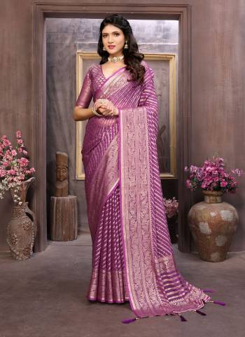 Looking These Party Wear Saree in Fine Colored.These Saree Are Moss Brasso And Blouse is Fabricated On Moss Brasso Pair.Its Beautified With Brasso Cutting Designer Work.