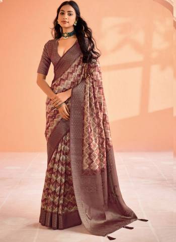 Looking These Party Wear Saree in Fine Colored.These Saree Are Organza Jacquard And Blouse is Fabricated On Organza Jacquard Pair.Its Beautified With Wevon Jacquard Designer.