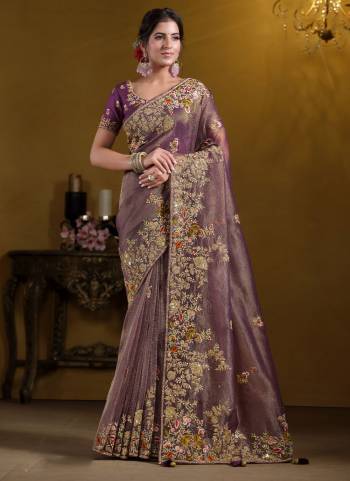 Look Attrective These Designer Party Wear Saree in Fine Colored.These Saree Are Banrasi Crush And Blouse Viscose Satin is Fabricated.Its Beautified Heavy Desiger Embroidery,Khatli Work.