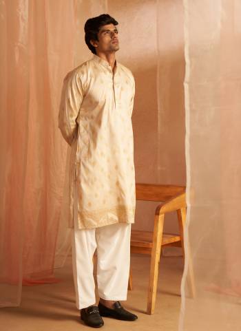 For A festive Wear,Grab These Readymade Kurta With Payjama in Fine Colored.These Kurta is Fabricated On Viscose And Art Silk Bottom With Wevon Designer.Buy Now.