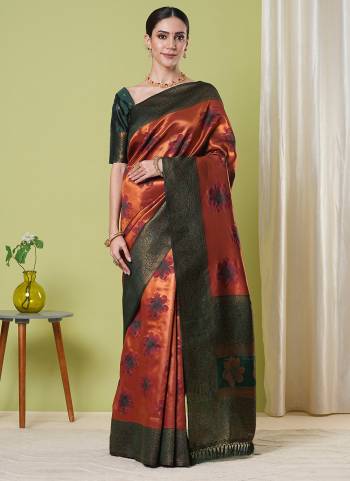 Garb These Party Wear Saree in Fine Colored Pair With Blouse.These Saree and Blouse Are Fabricated On Banarasi Silk.Its Beautified With Wevon Jacquard Designer.