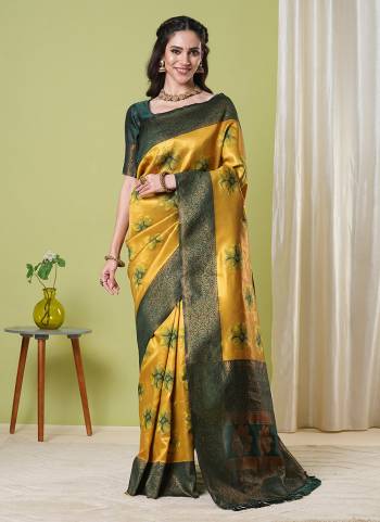 Garb These Party Wear Saree in Fine Colored Pair With Blouse.These Saree and Blouse Are Fabricated On Banarasi Silk.Its Beautified With Wevon Jacquard Designer.