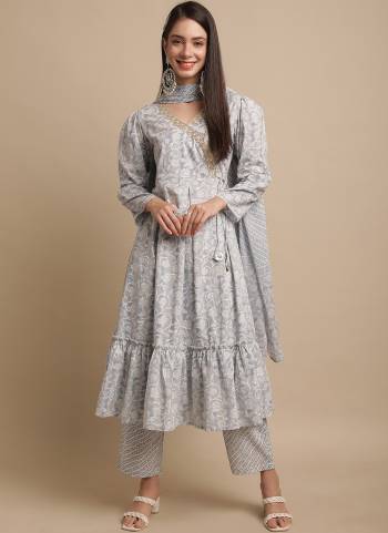 Garb These Beautiful Looking Readymade Suits.These Top Are Cotton And Bottom Are Cotton And Dupatta Are Cotton Fabricated.Its Beautified With Designer Printed.