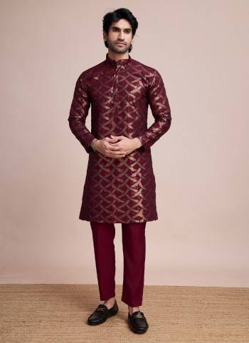 For A Festive Wear,Grab These Readymade Kurta Pair in Fine Colored.These Kurta Are Silk Fabricated on Pair.Its Beautified With Designer Thread,Sequance Embroidery Work.