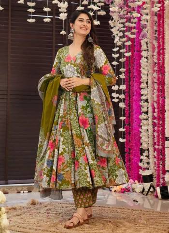 Attrective Looking These Beautiful Looking Readymade Suits.These Top And Bottom is Fabricated On Muslin And Muslin Dupatta.Its Beautified With Designer Digital Printed.