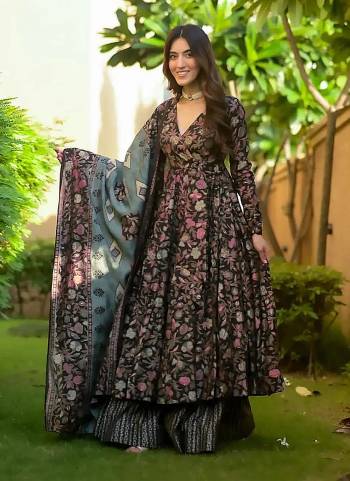 Attrective Looking These Beautiful Looking Readymade Suits.These Top And Bottom is Fabricated On Muslin And Muslin Dupatta.Its Beautified With Designer Digital Printed.