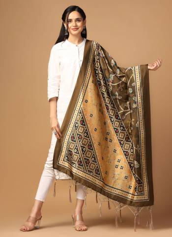 Grab These Beautiful Colored Ethnic Dupatta.This Dupatta is Fabricated On Beautiful Assam Silk Fabric . It Is Beautified With Beautiful Digital Printed.