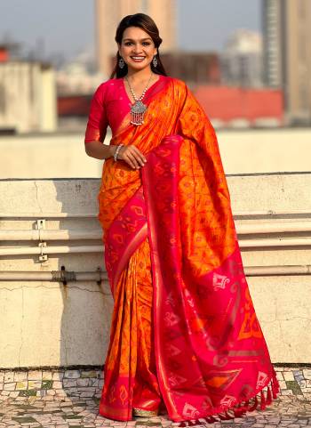 Garb These Party Wear Saree in Fine Colored.These Saree And Blouse is Fabricated On Patola Silk.Its Beautified With Weaving Meenakari Ikkat Designer.