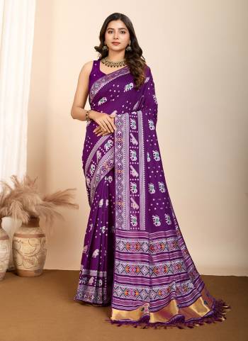 Attrective This Partywear Saree Paired With Blouse.This Saree And Blouse Are Soft Silk Based Fabric With Wevon Meenakari Designer. Buy This Pretty Saree Now.