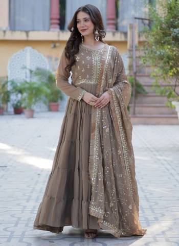 Garb These Beautiful Looking Party Wear Readymade Long Gown With Dupatta.These Gown And Dupatta is Fabricated On Star Georgette.Its Beautified With Designer Sequance Embroidery Work.